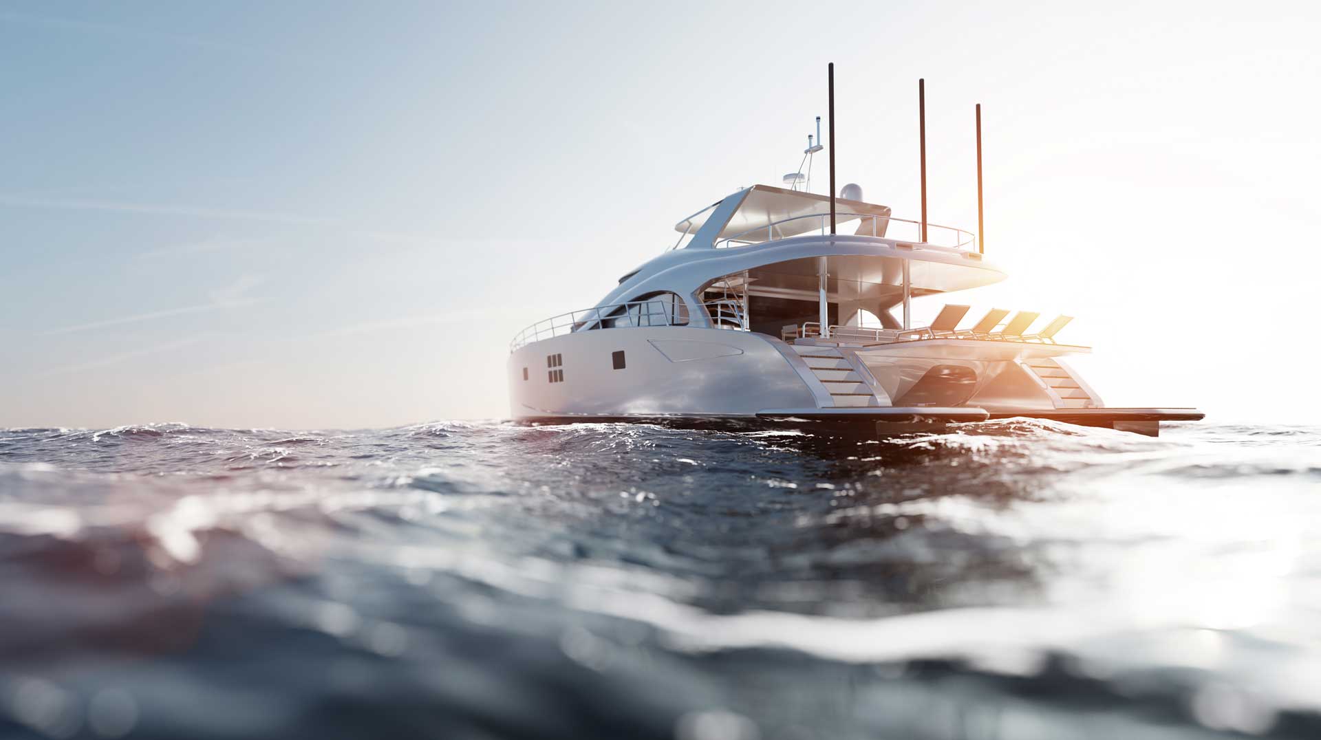 lancha parada sobre o mar